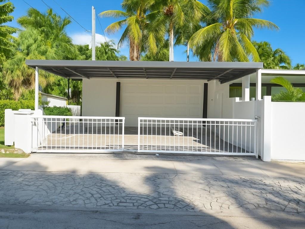 HOLLYWOOD LAKES SECTION - Residential