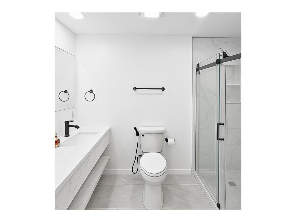 HOLLYWOOD LAKES SECTION - Residential