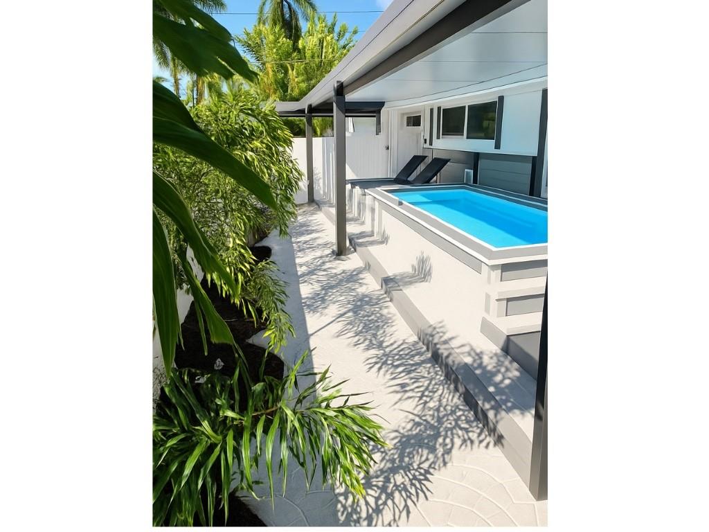 HOLLYWOOD LAKES SECTION - Residential