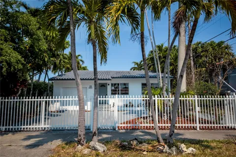 2221 SW 13th St, Miami, FL 33145 - MLS#: F10497475