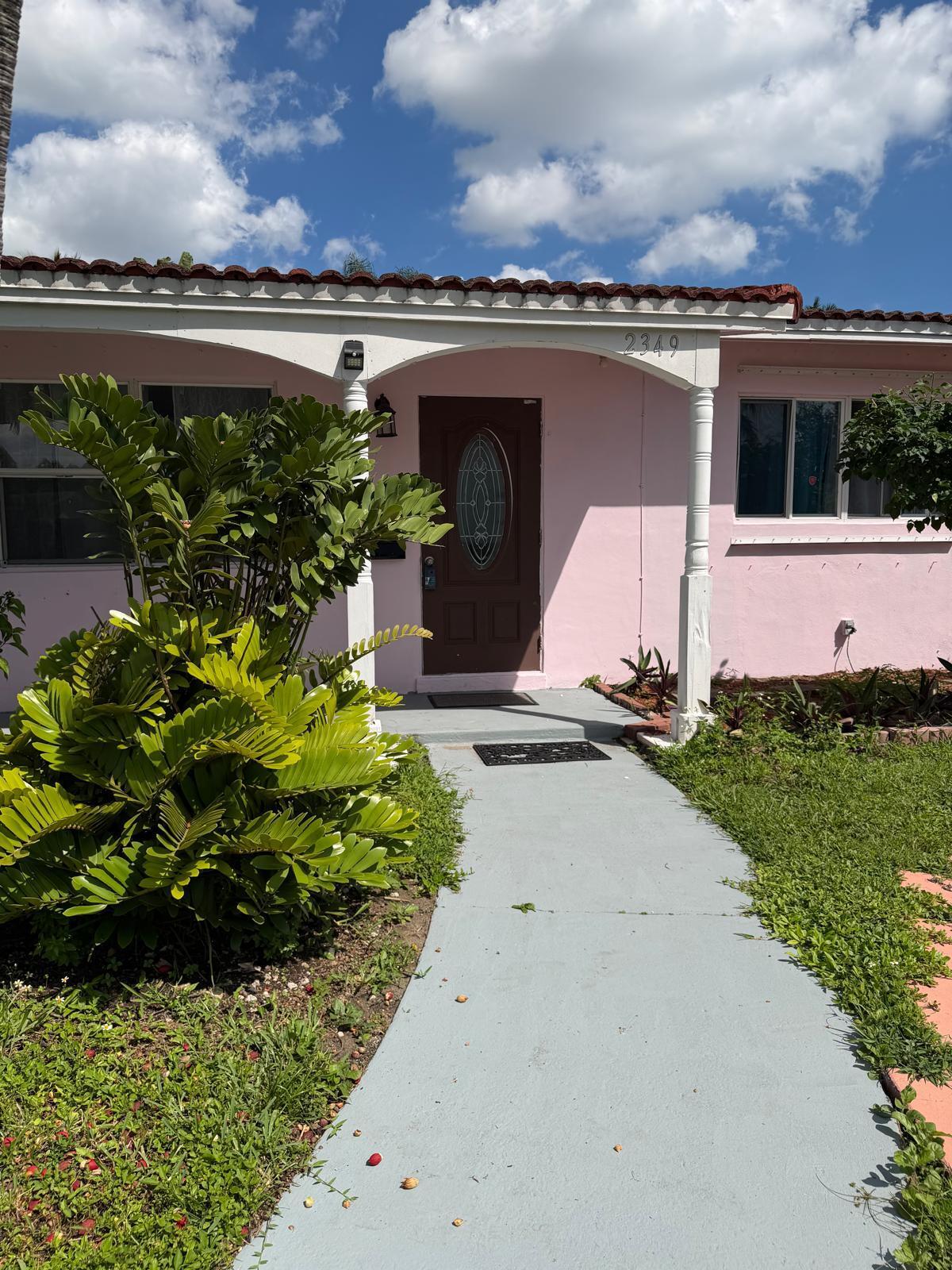 2349 NE 9TH Street