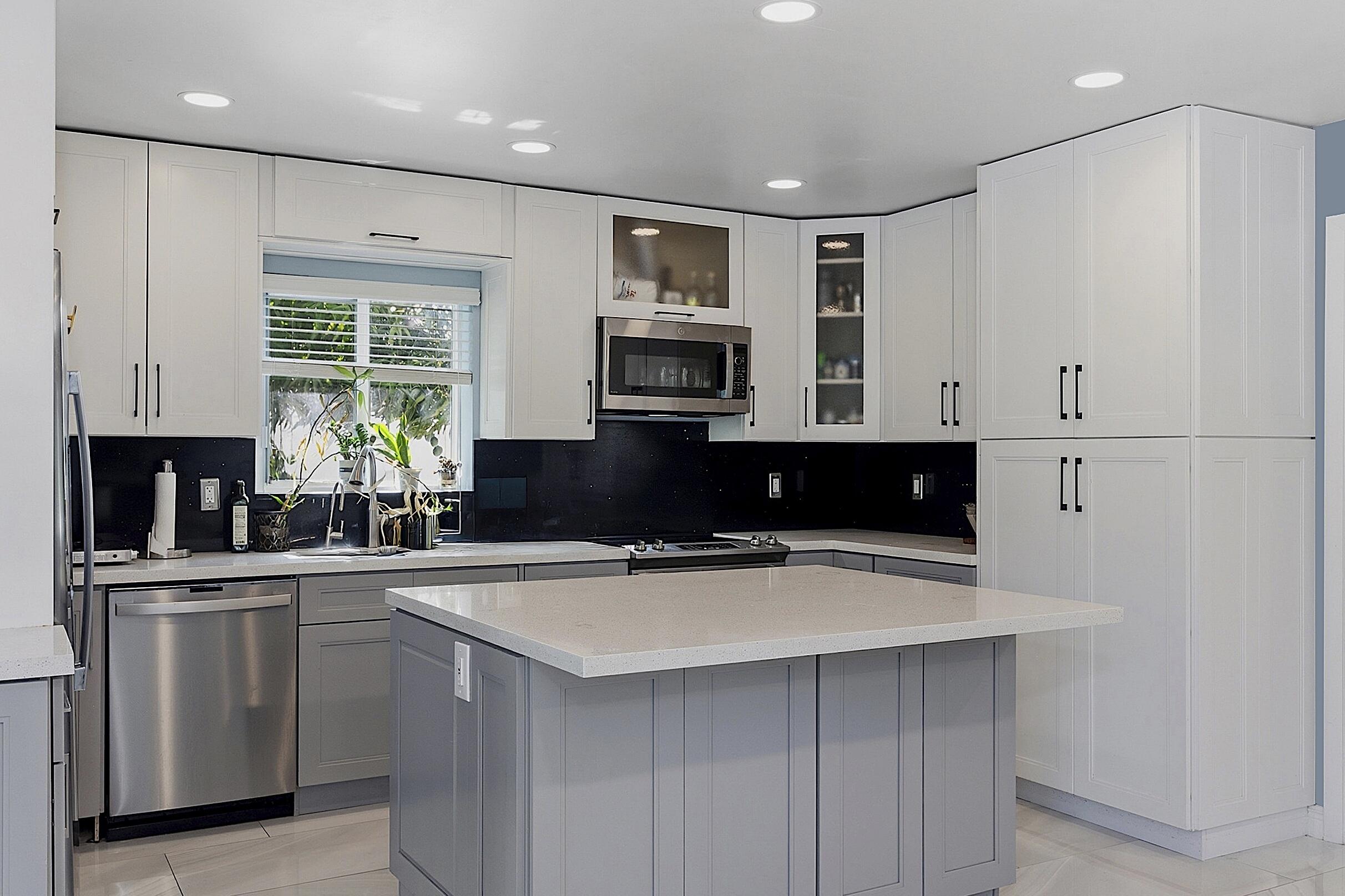 OAKLAND PARK SECOND ADD - Residential