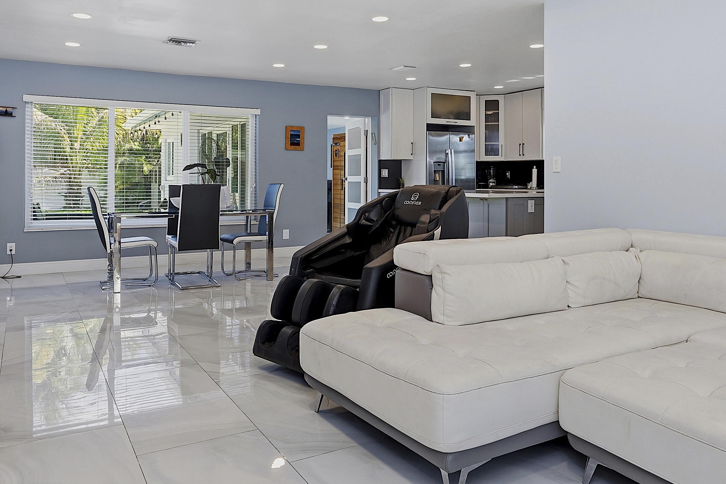 1580 NE 34th Street