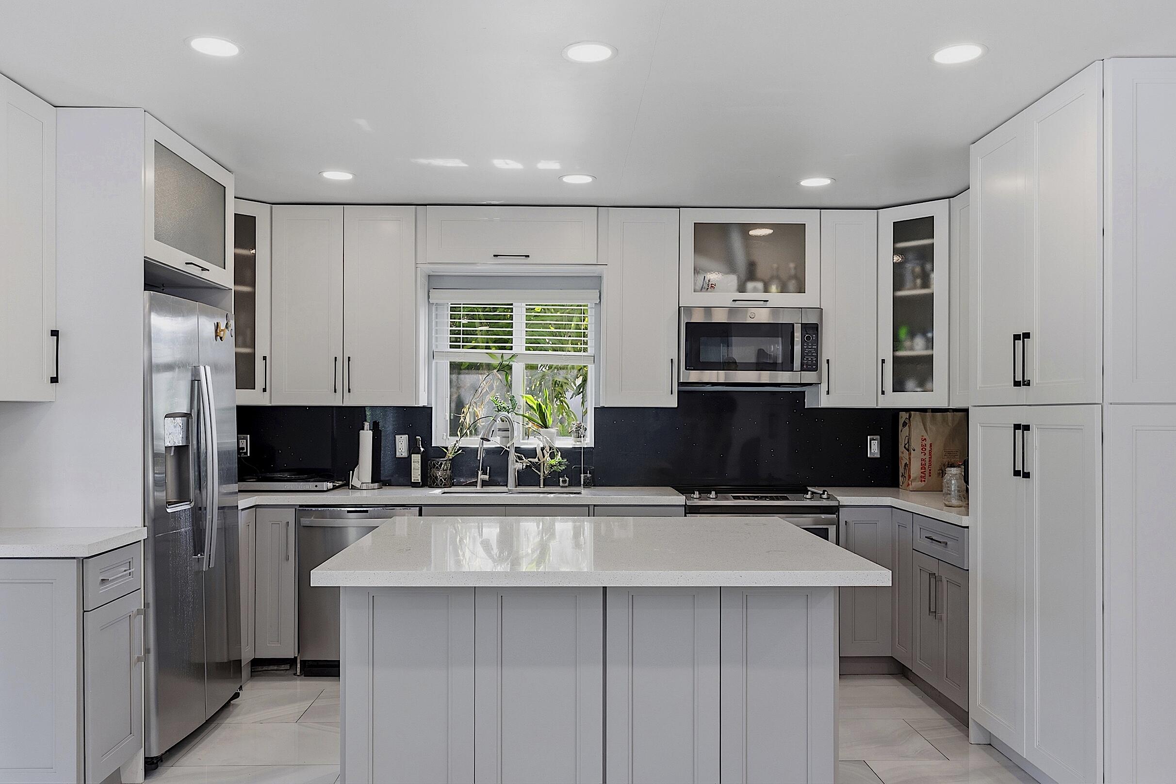 OAKLAND PARK SECOND ADD - Residential