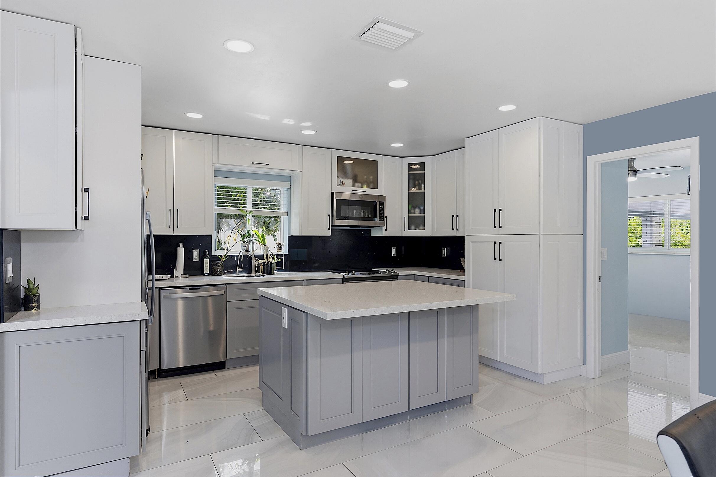 OAKLAND PARK SECOND ADD - Residential
