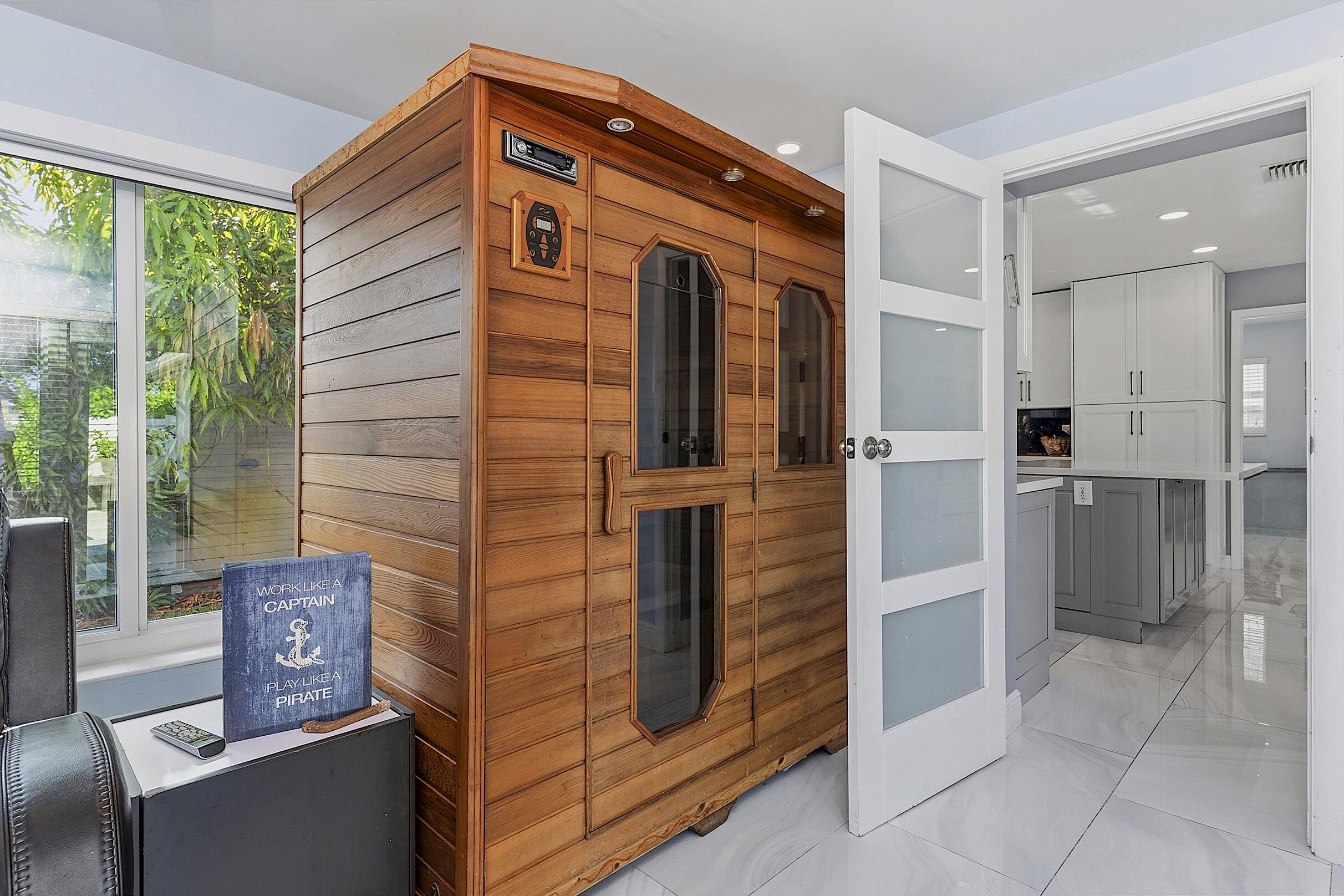 OAKLAND PARK SECOND ADD - Residential