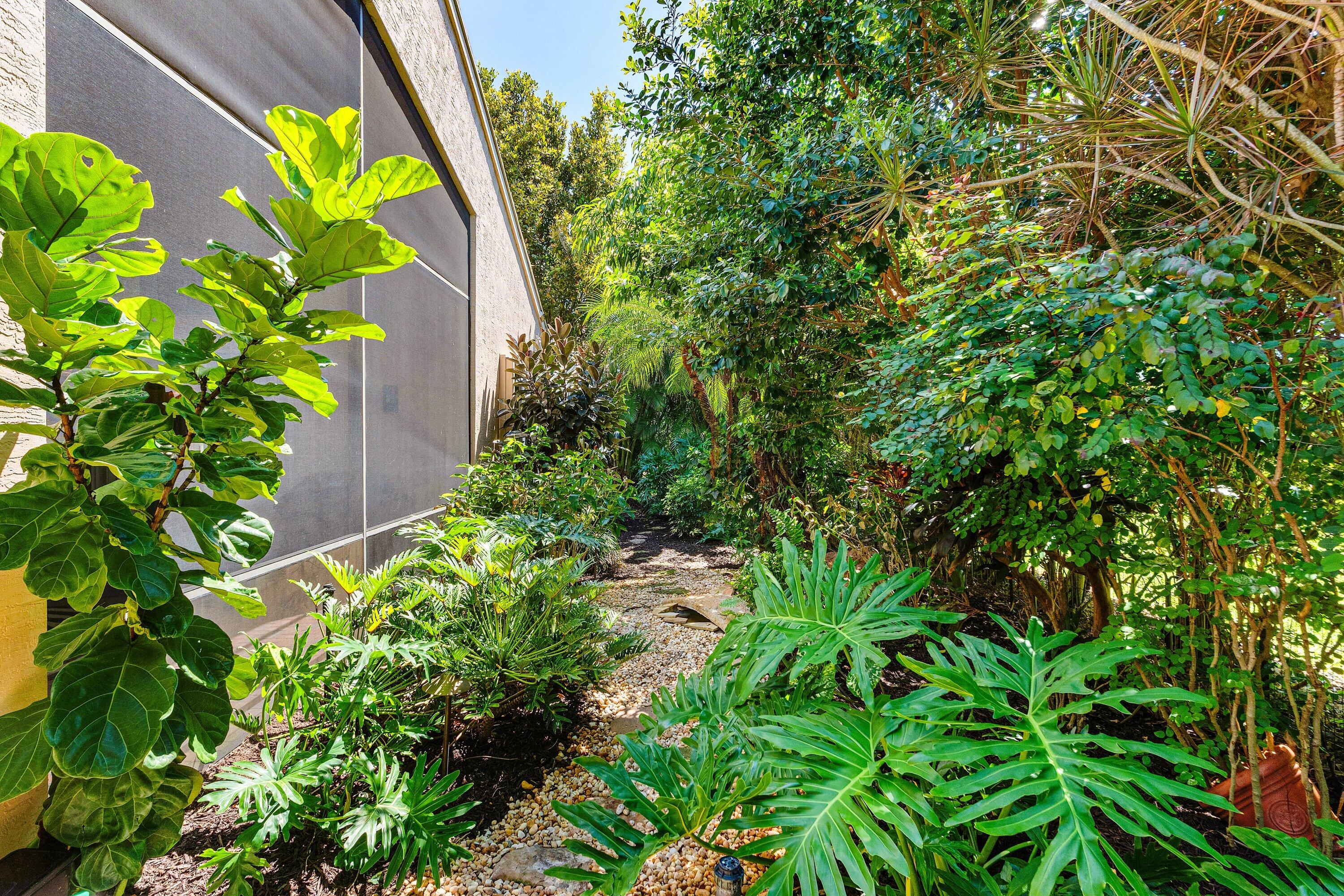 Valencia Falls - Residential