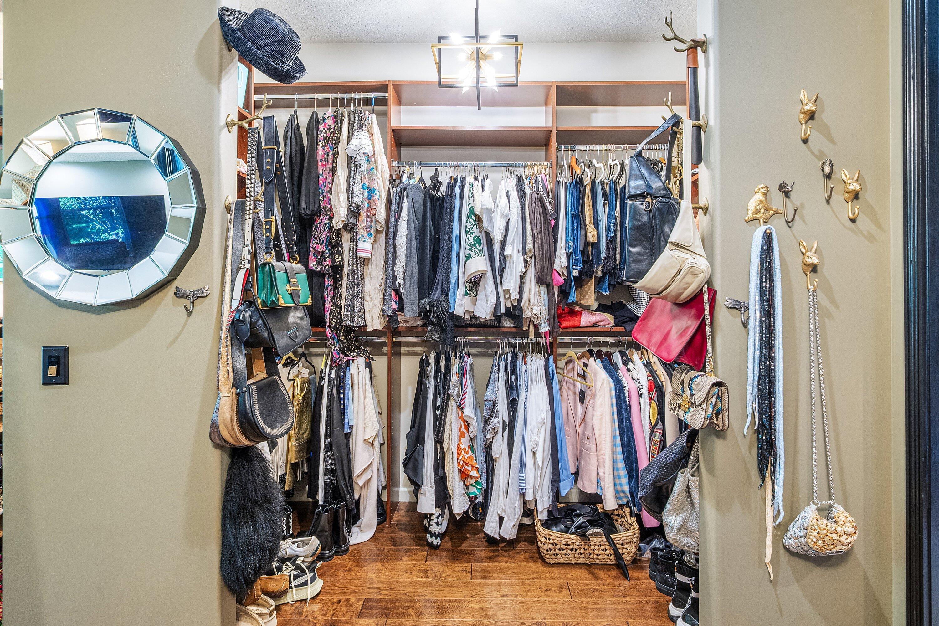 Valencia Falls - Residential