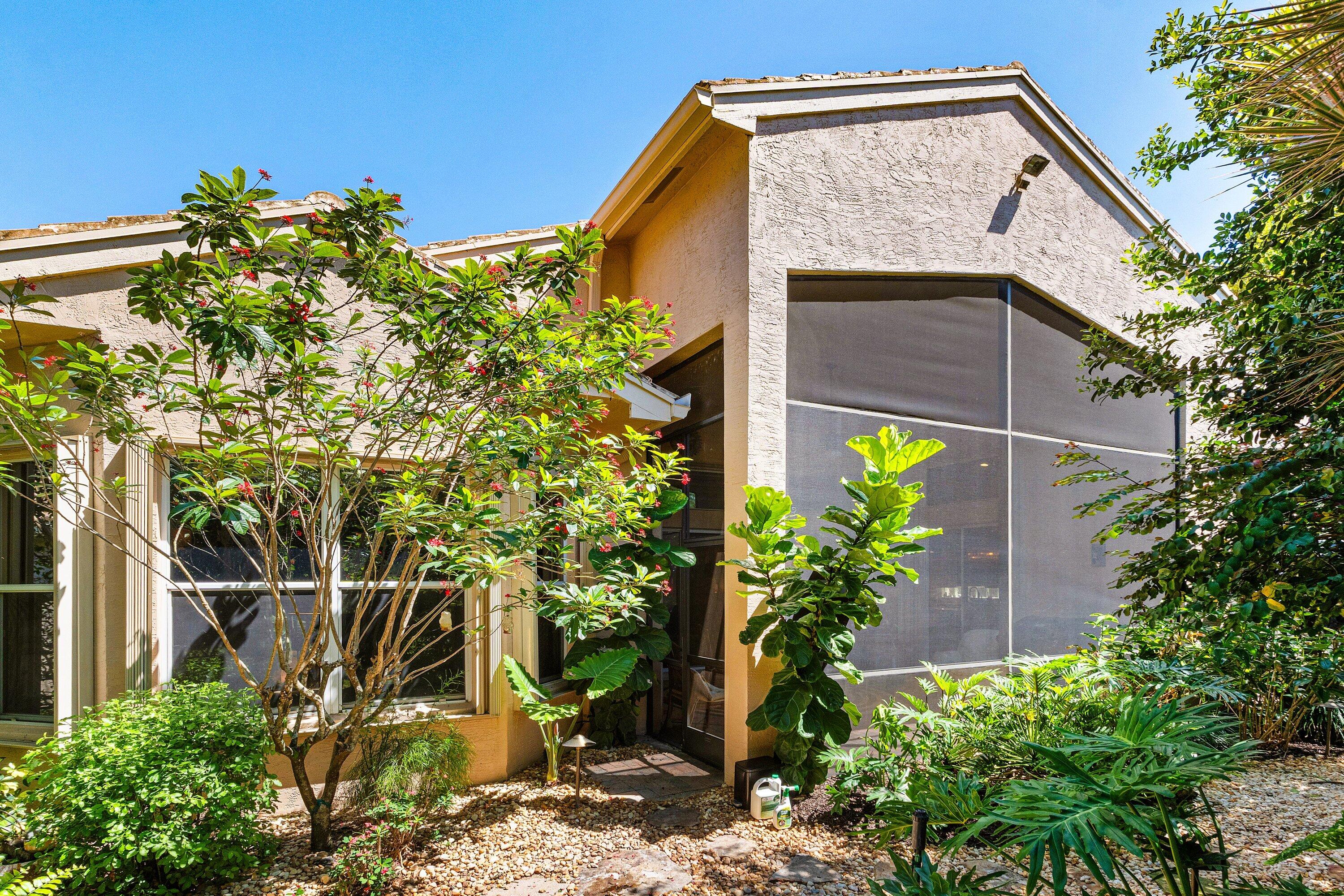 Valencia Falls - Residential