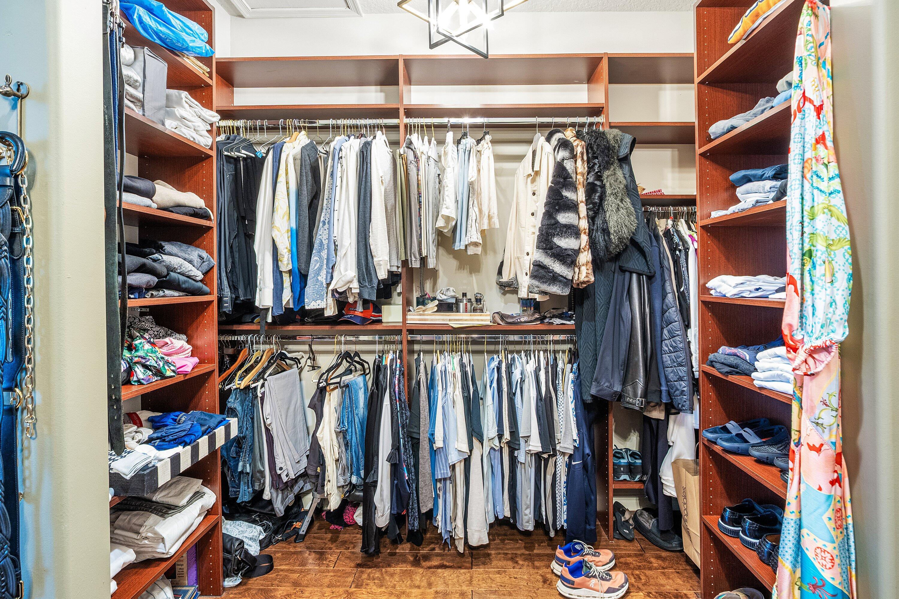 Valencia Falls - Residential