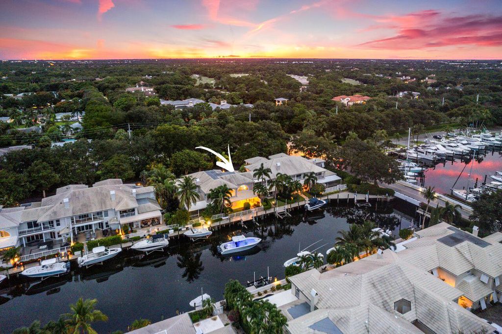 Photo of 14386 Cypress Island Court, Palm Beach Gardens, FL 33410 (MLS # R11005432)