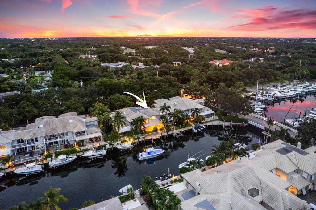 Photo of 14386 Cypress Island Court, Palm Beach Gardens, FL 33410 (MLS # R11005432)