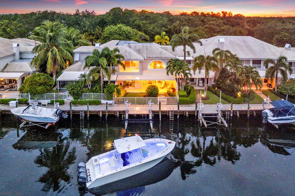 Photo of 14386 Cypress Island Court, Palm Beach Gardens, FL 33410 (MLS # R11005432)
