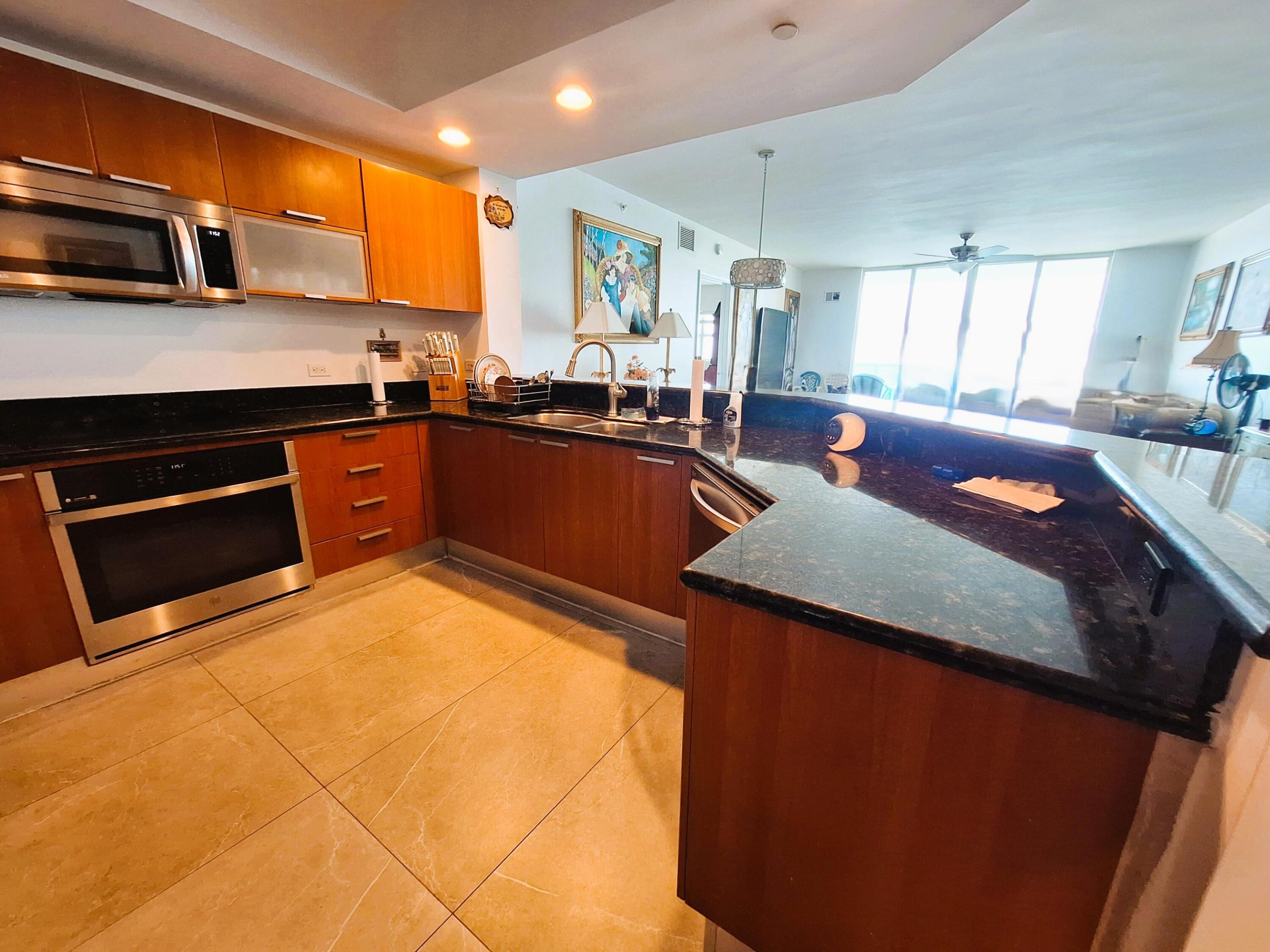 2650 Lake Shore Drive 1705