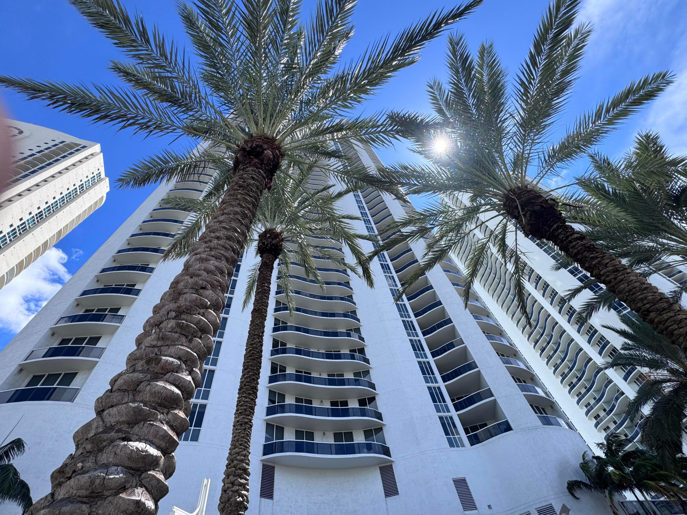 16001 Collins Avenue 4002