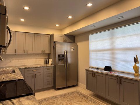 3510 OAKS WAY 702 Pompano Beach FL 33069