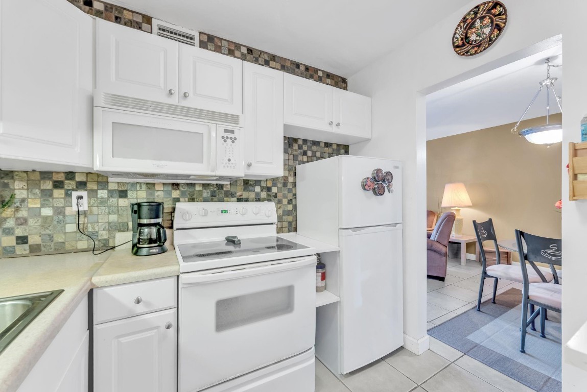 RIVER SHORES CONDO - Residential