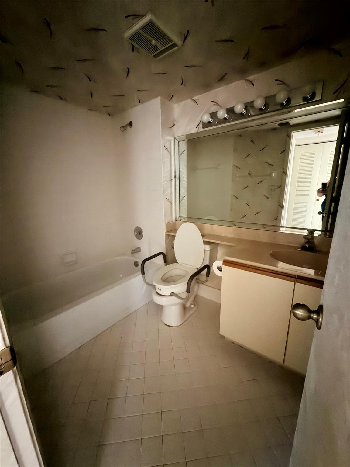 APPLEWOOD VILLAGE IV-A CO - Residential