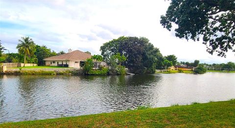 220 Wimbledon Lake Dr 220 Plantation FL 33324
