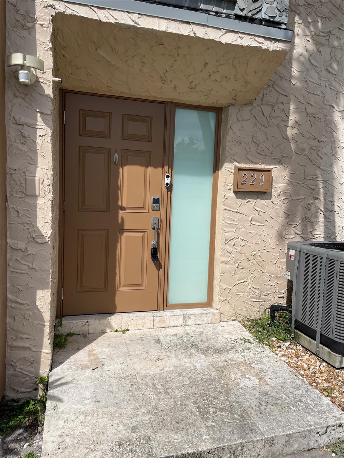 220 Wimbledon Lake Dr 220
