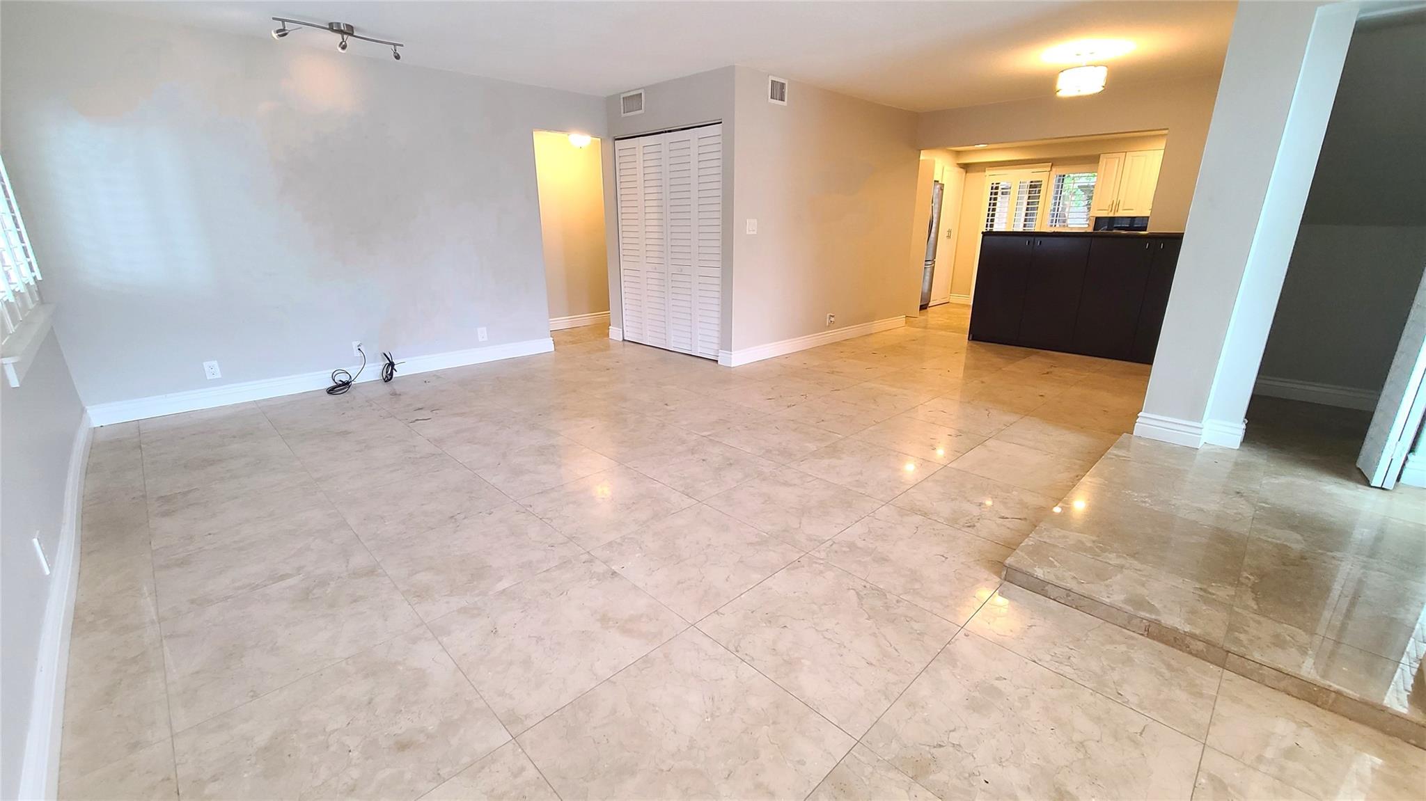 220 Wimbledon Lake Dr 220
