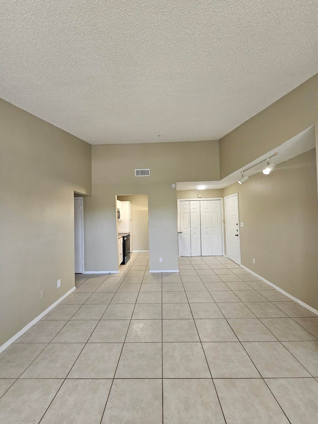 Photo of 2307 N CONGRESS Avenue #34, Boynton Beach, FL 33426 (MLS # B26071897)
