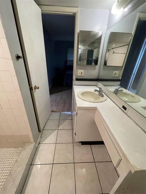 Tiny photo for 3083 N Oakland Forest Drive #308, Oakland Park, FL 33309 (MLS # F10519324)