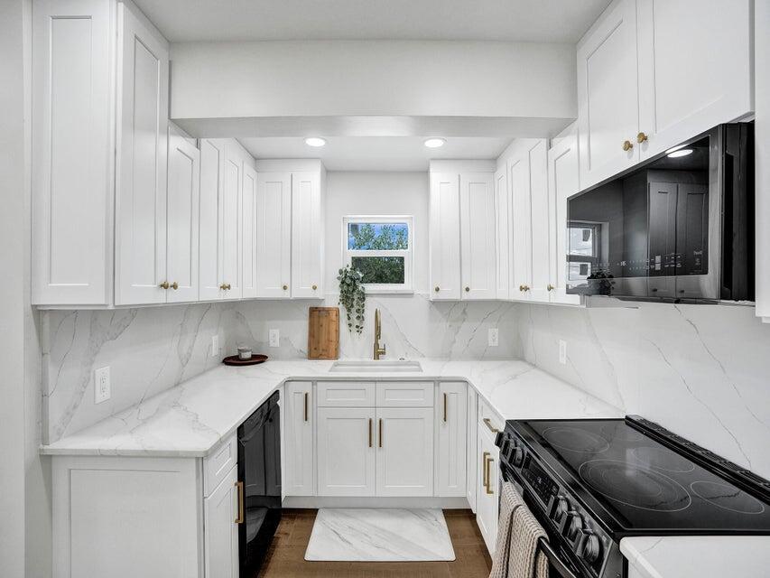 Completely remodeled 3 Bedroom, 2 Bath minutes from downtown. Walking distance to Josephs Market, Pink Steak, Publix, Composition Coffee, Amped Fitness etc. Bonus room that is currently set up as TV Room. Washer & Dryer in the house. Plenty of Parking. Incredible opportunity to live in the middle of vibrant west palm beach!