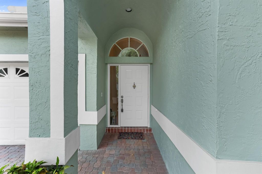 Photo of 23437 Torre Circle, Boca Raton, FL 33433 (MLS # R11087441)