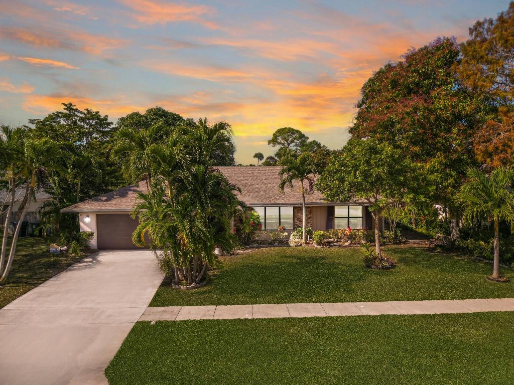 SUGAR POND MANOR OF WELLINGTON - Residential