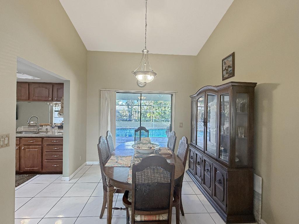 SUGAR POND MANOR OF WELLINGTON - Residential