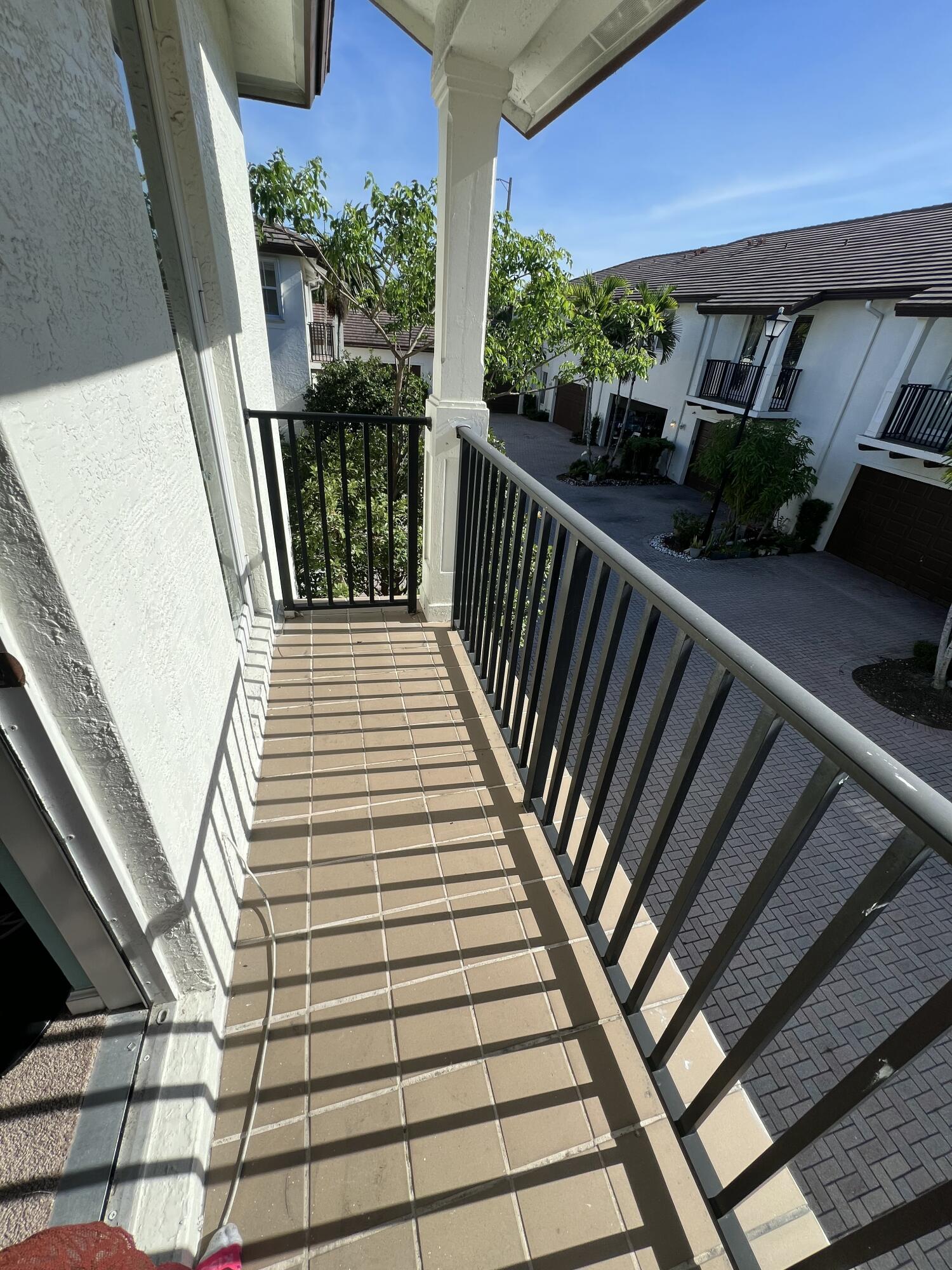 PALOMA LAKES CONDOMINIUM NO 1 - Residential