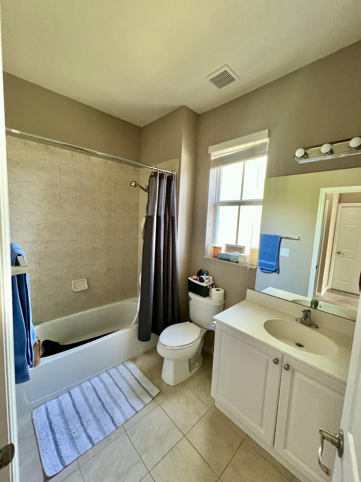PALOMA LAKES CONDOMINIUM NO 1 - Residential
