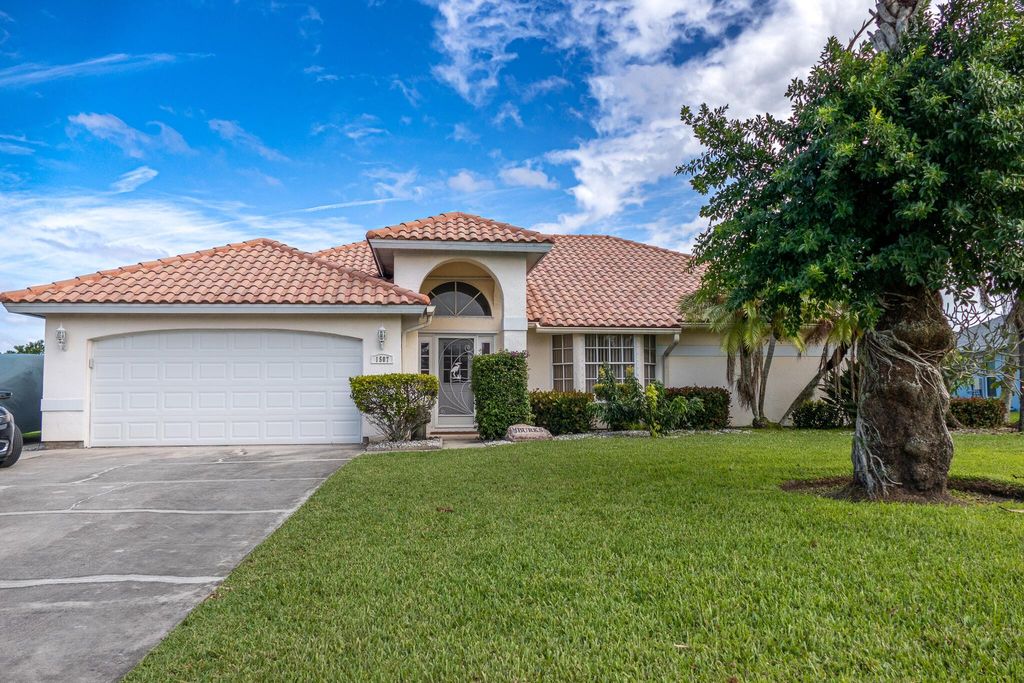 Photo of 1507 SE Westmoreland Boulevard, Port St Lucie, FL 34952 (MLS # R10911981)