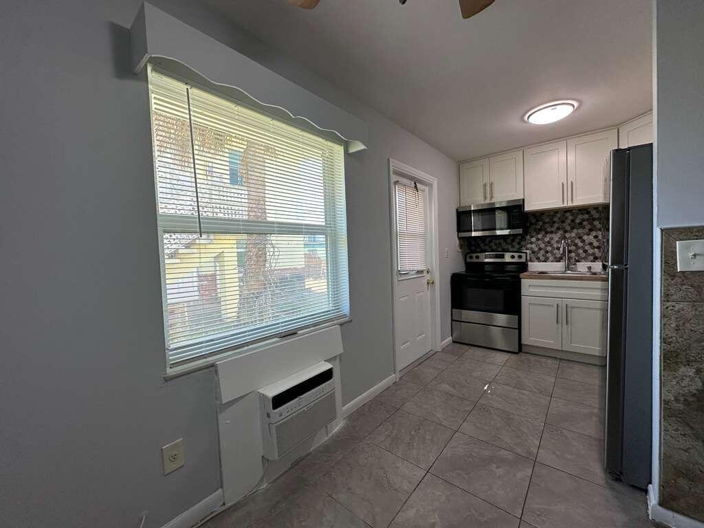 HIGHLAND PARK - Residential Lease