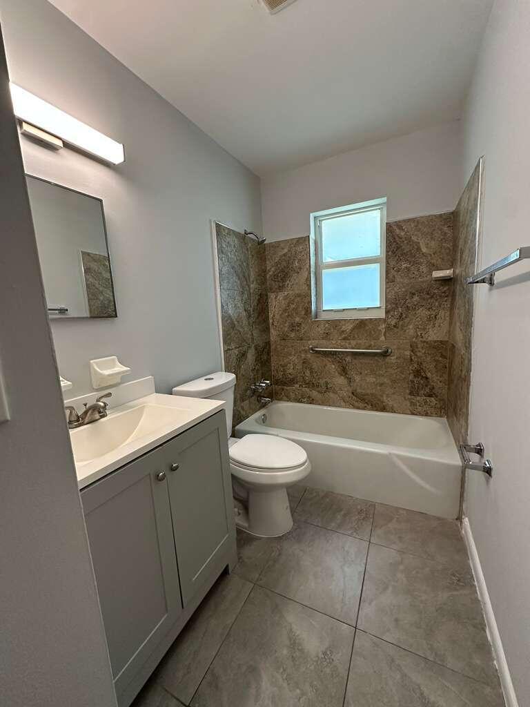 HIGHLAND PARK - Residential Lease