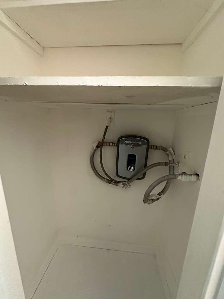 HIGHLAND PARK - Residential Lease