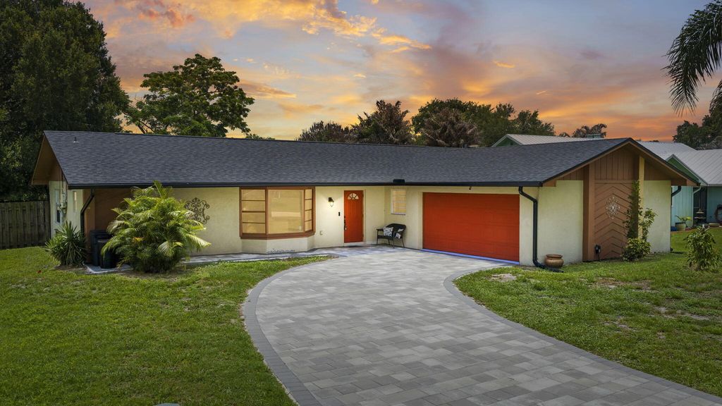 Photo of 2485 SE Alden Street, Port Saint Lucie, FL 34984 (MLS # B26045227)