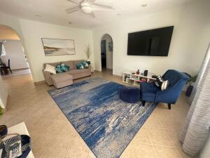 851 NE 48th Street