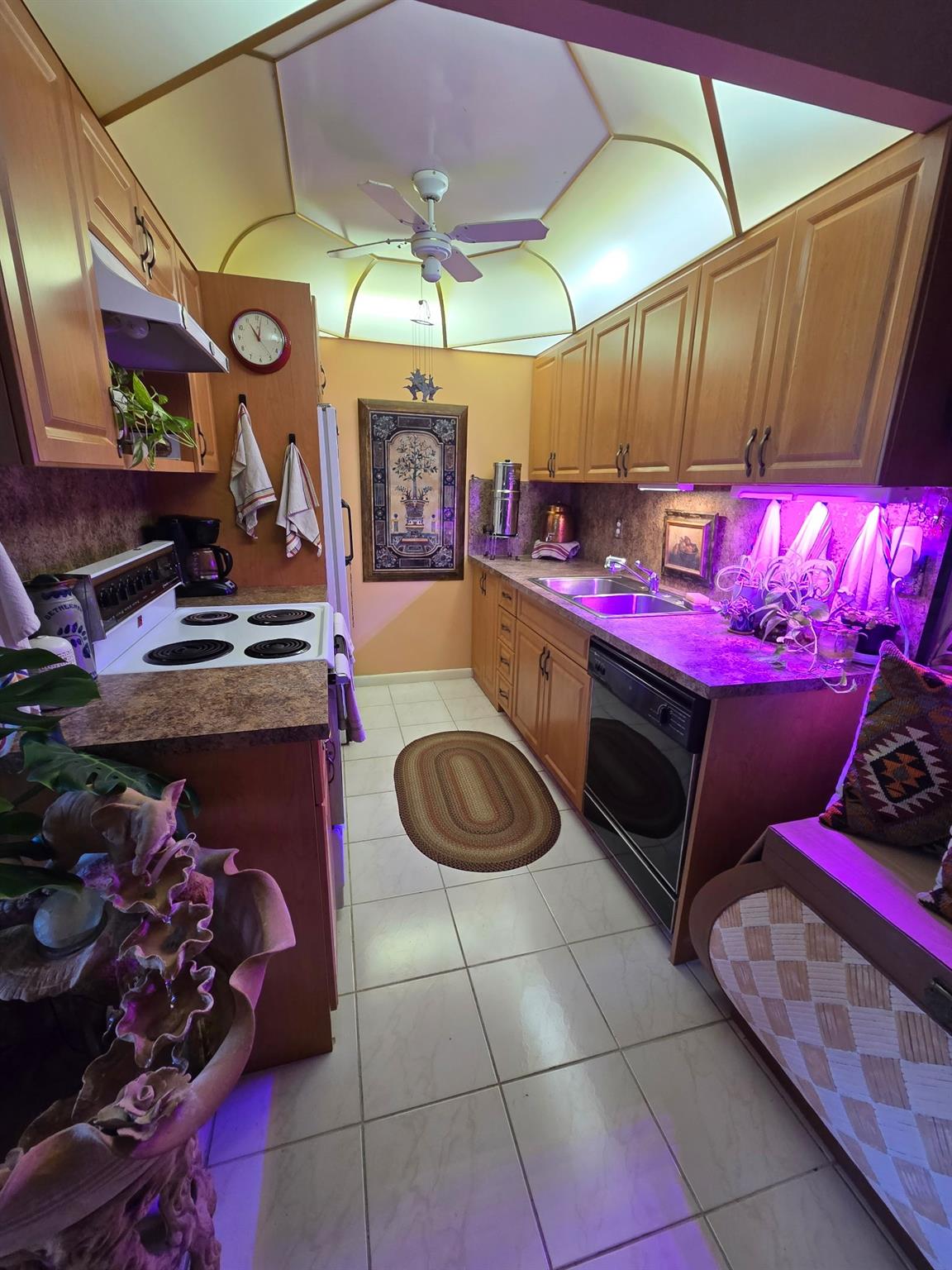 3057 Harwood 3057