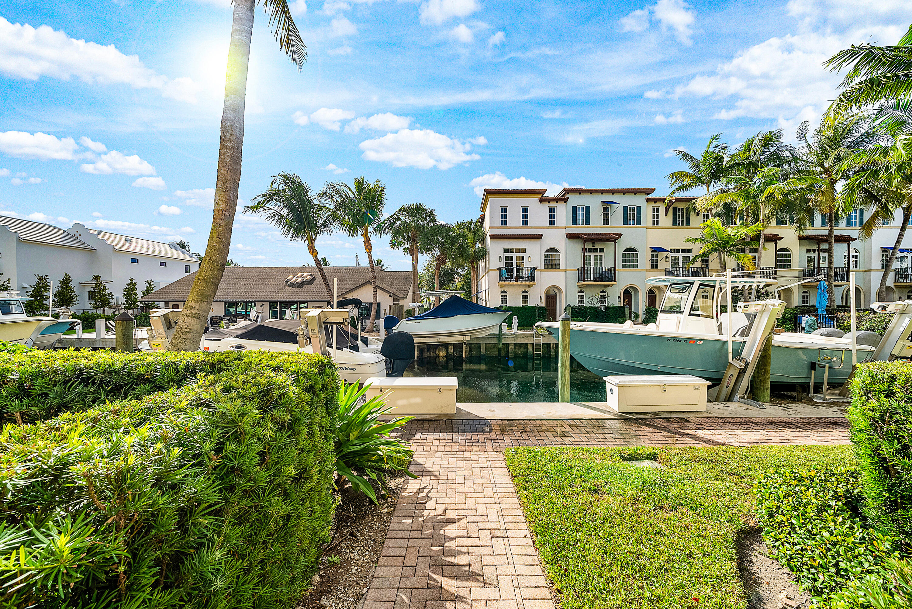 ESTANCIA AT BOYNTON BEACH - Residential