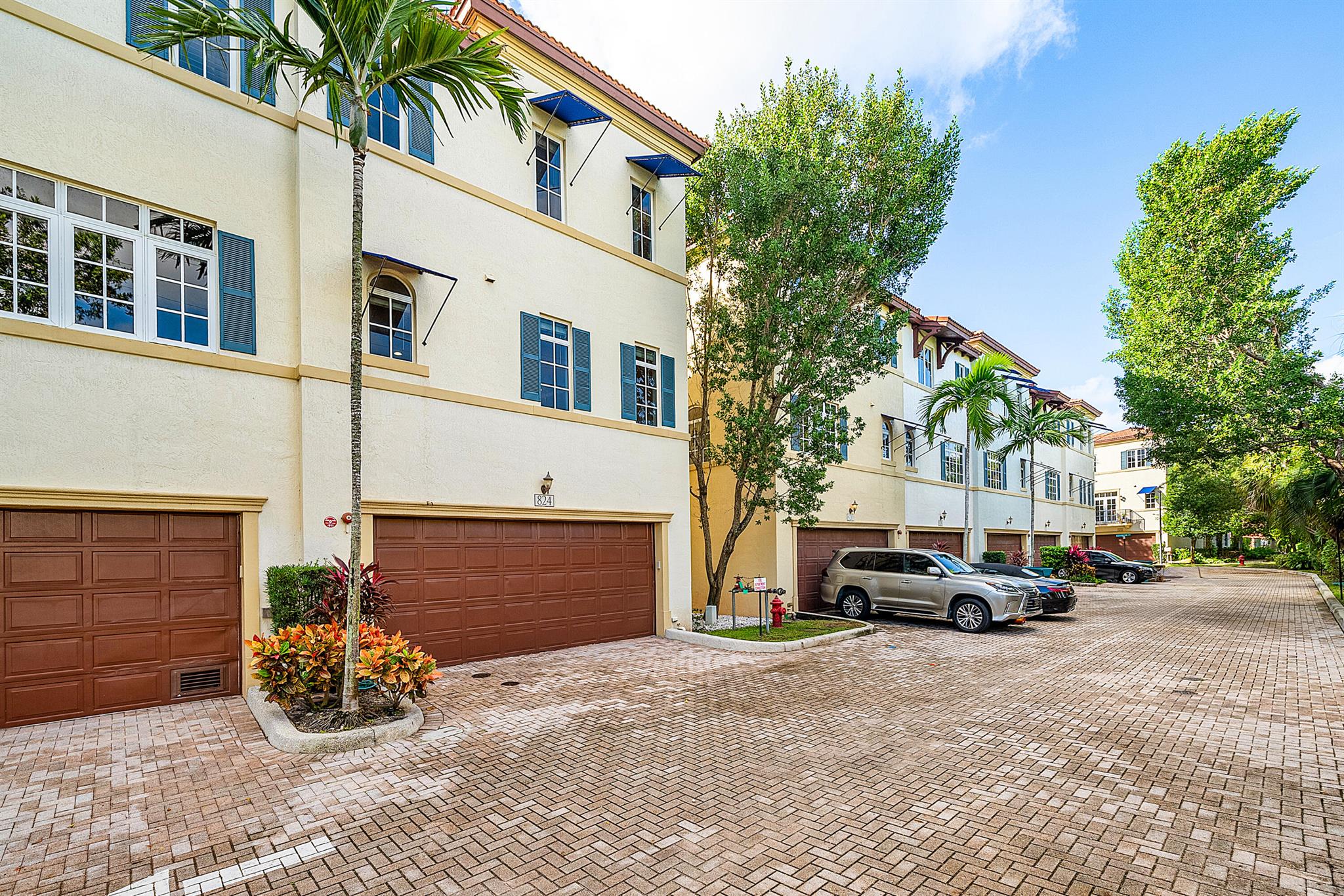 ESTANCIA AT BOYNTON BEACH - Residential