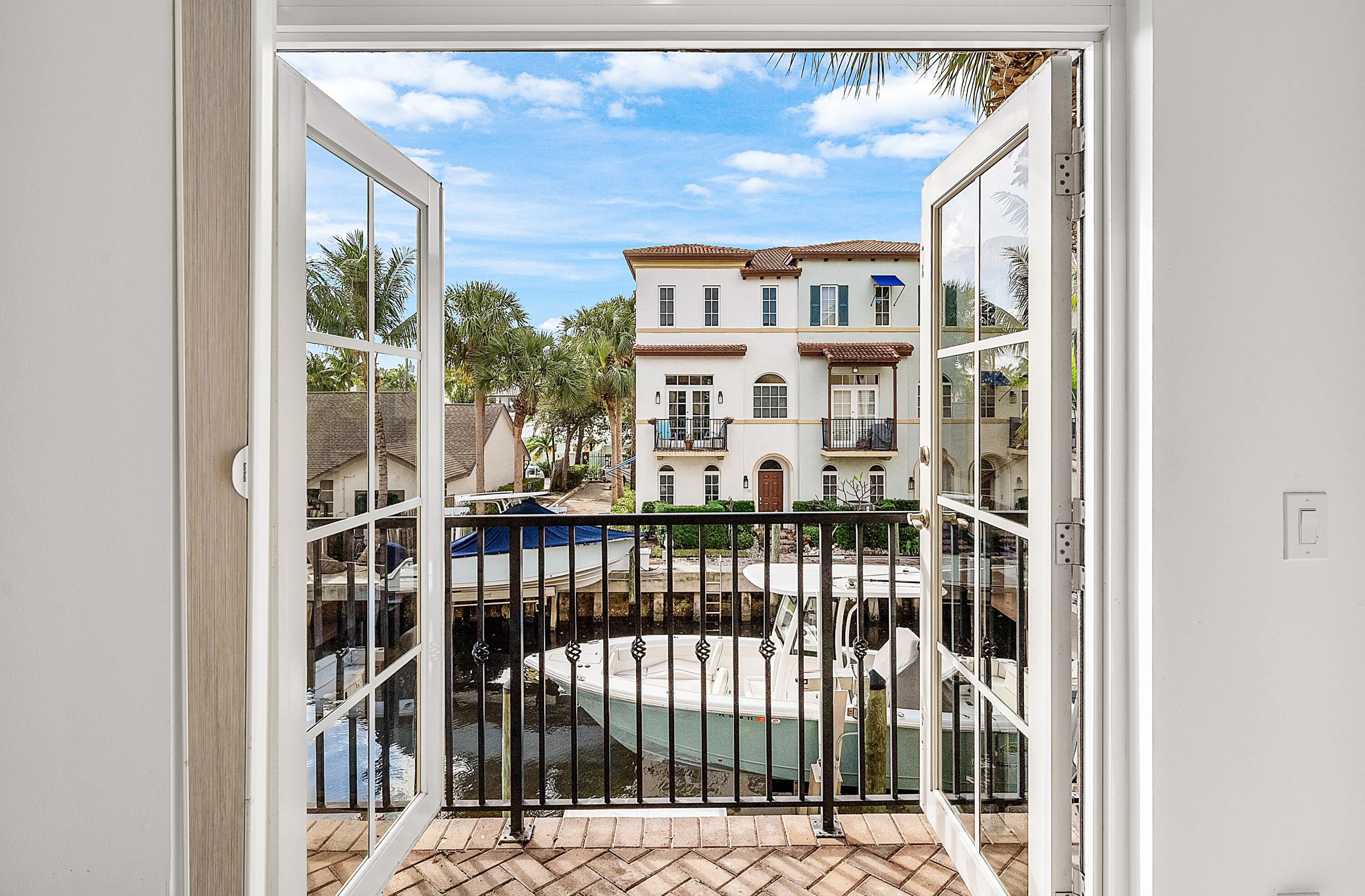 ESTANCIA AT BOYNTON BEACH - Residential