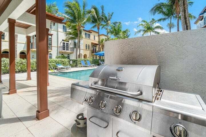 ESTANCIA AT BOYNTON BEACH - Residential