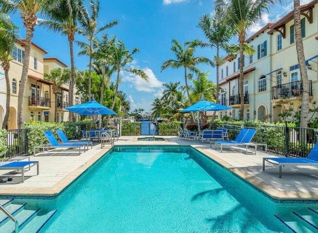 ESTANCIA AT BOYNTON BEACH - Residential