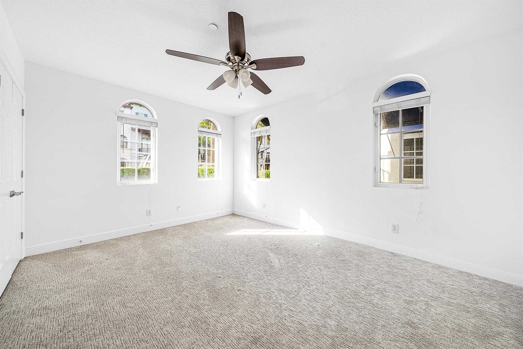 ESTANCIA AT BOYNTON BEACH - Residential