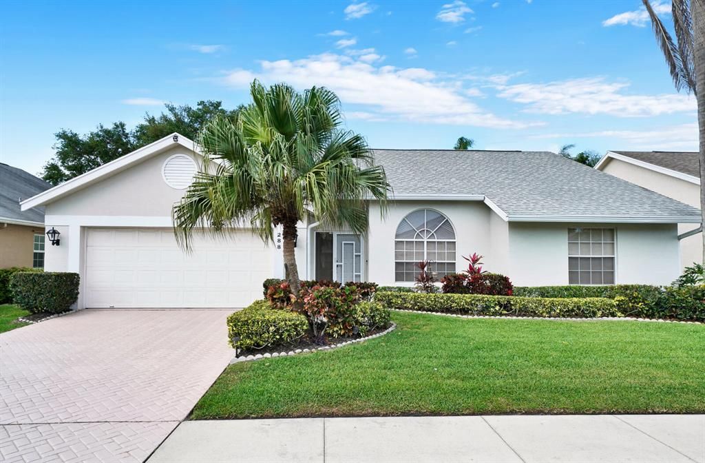 Photo of 288 W Moccasin Trail W, Jupiter, FL 33458 (MLS # R10696653)
