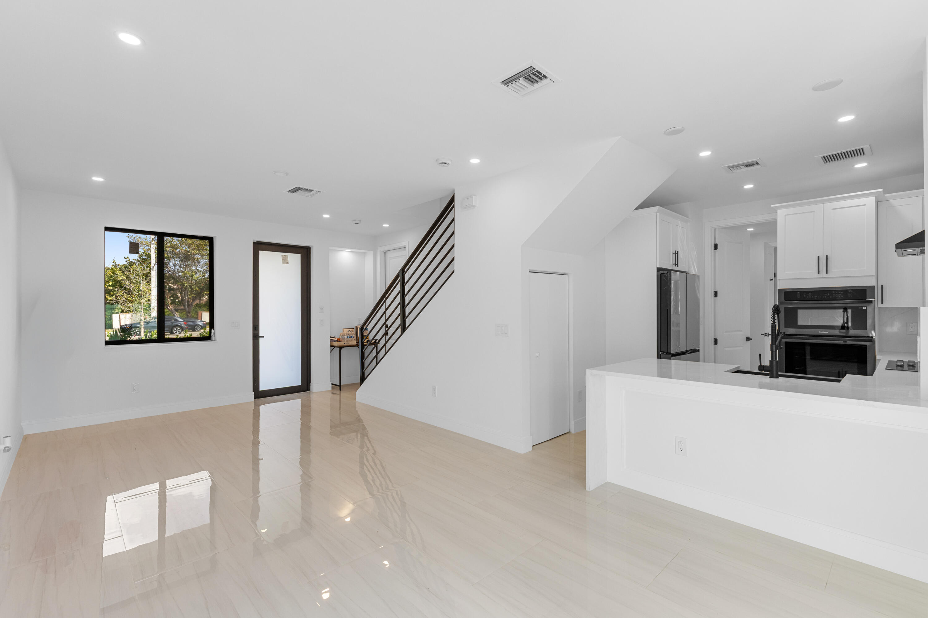 PALM-AIRE VILLAGE 3RD SEC ADDN 7 - Residential