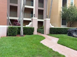 ST ANDREWS AT POLO CLUB CONDO - Residential