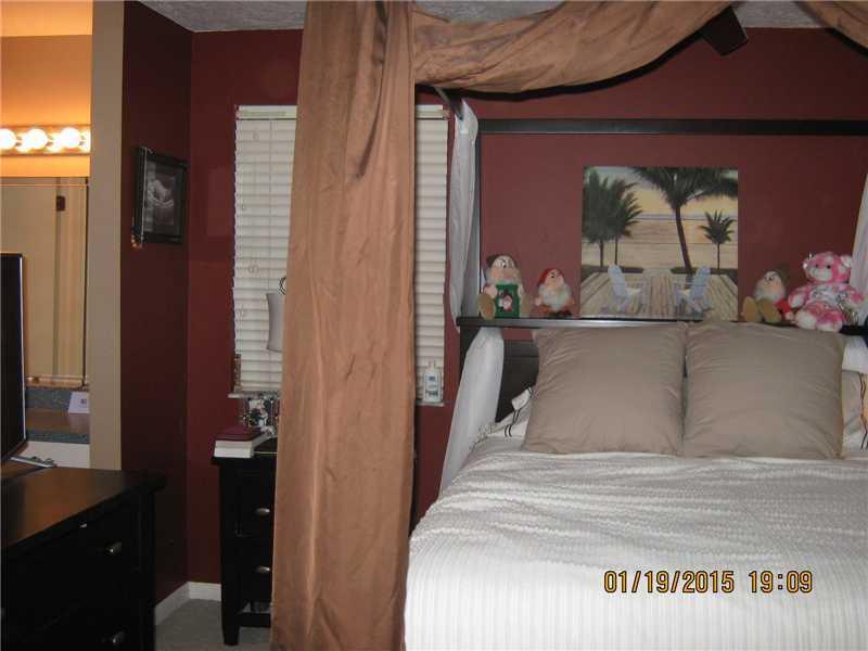 Courtyard at Coral Gate - Residential